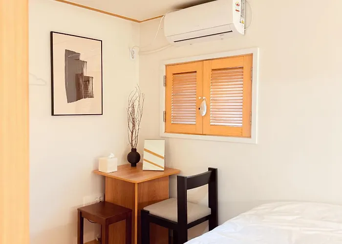 42 Dongmyo Hostal