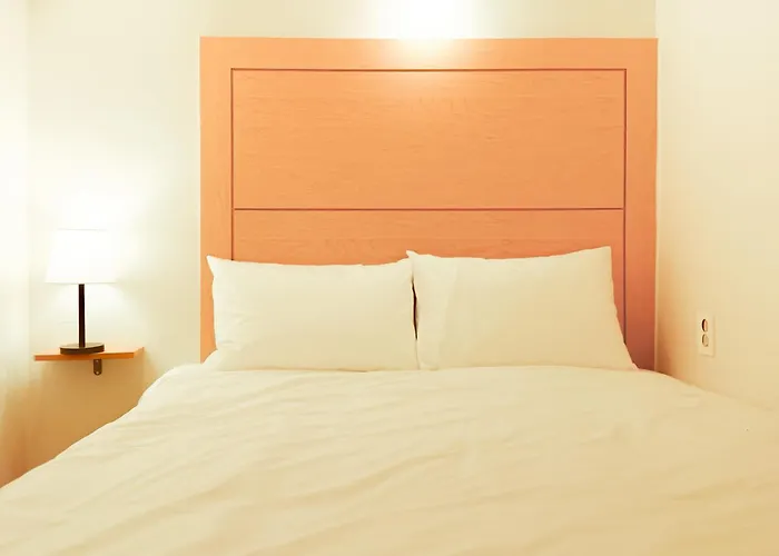 42 Dongmyo Hostal *